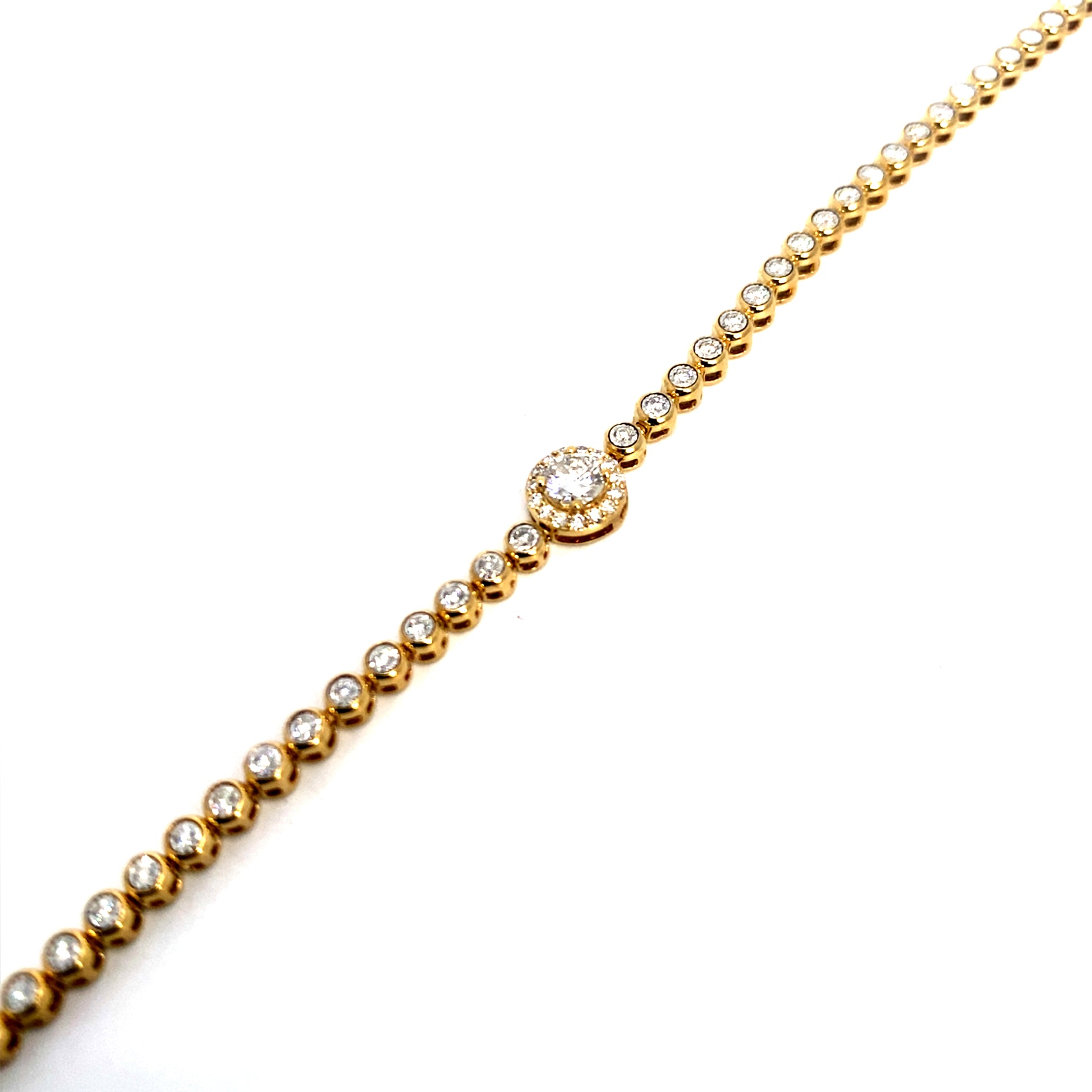 Women’s Round Studded Tennis Bracelet (Size 7.5 Inches)