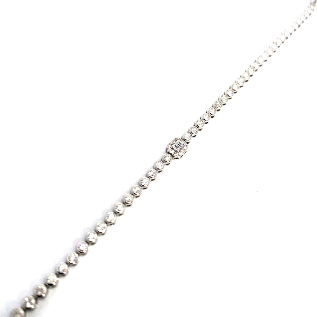 Women’s Studded Diamond Bracelet (Size 7.5 Inches)