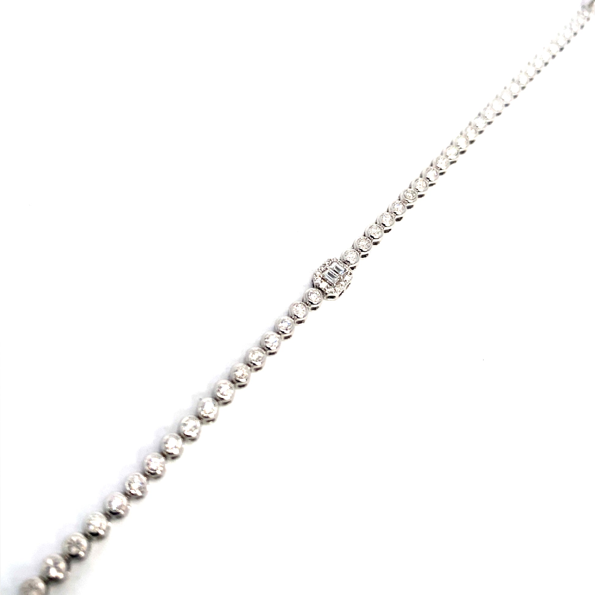 Women’s Studded Diamond Bracelet (Size 7.5 Inches)